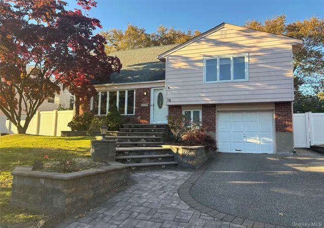 Photo 2 of Single family home for sale at 38 Garnet Ln, Oyster Bay, NY 11803 | MLS# 1065043 | Listing updated on 2026-10-28