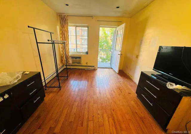 Photo 2 of Condo for sale at 3506 Leavitt St #4H, New York, NY 11354 | MLS# 1065055 | Listing updated on 2026-10-21