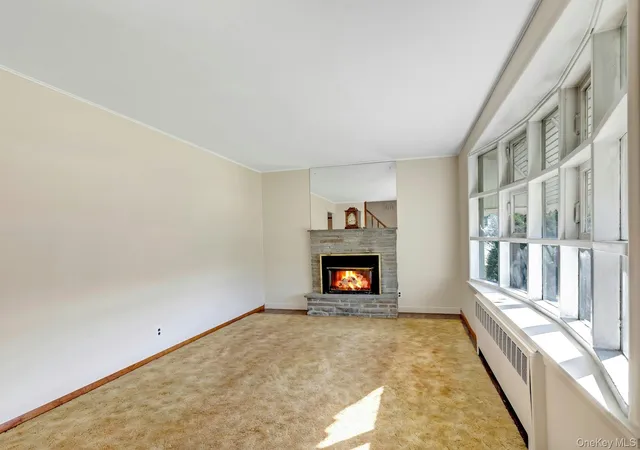 Photo 2 of Single family home for sale at 105 N Oak St, Oyster Bay, NY 11758 | MLS# 1065061 | Listing updated on 2026-10-26