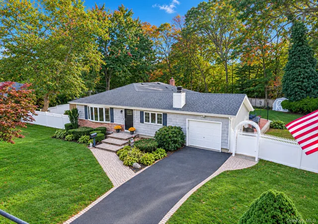 Single family home for sale at 7 Abby Dr, Huntington, NY 11731 | MLS# 1065070