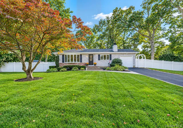 Photo 2 of Single family home for sale at 7 Abby Dr, Huntington, NY 11731 | MLS# 1065070 | Listing updated on 2026-10-25