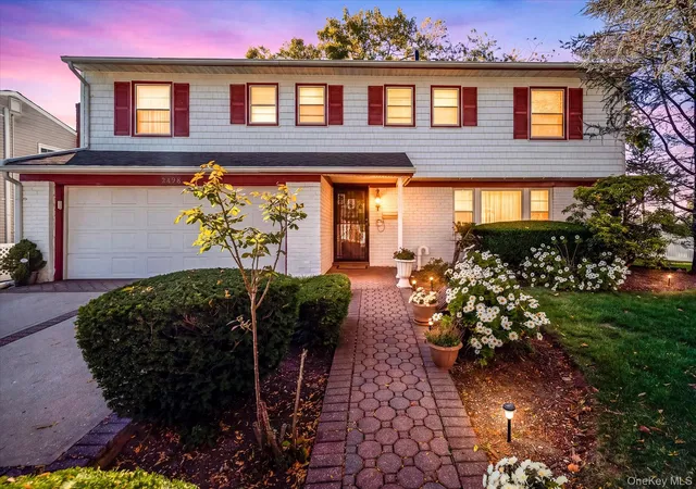 Photo 3 of Single family home for sale at 2498 Kayron Ln, Hempstead, NY 11710 | MLS# 1065073 | Listing updated on 2026-10-29