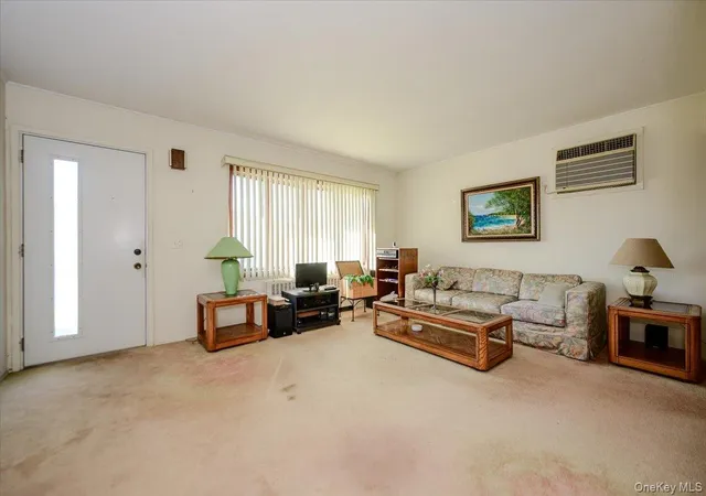 Photo 1 of Single family home for sale at 121 Pine St, Oyster Bay, NY 11762 | MLS# 1065081 | Listing updated on 2026-10-25