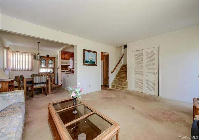 Photo 2 of Single family home for sale at 121 Pine St, Oyster Bay, NY 11762 | MLS# 1065081 | Listing updated on 2026-10-25