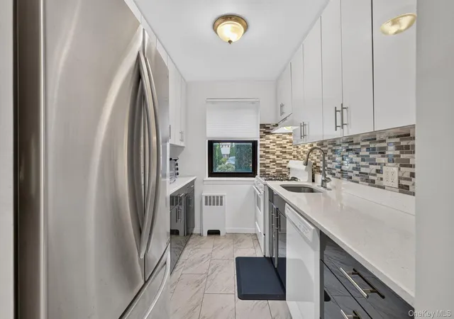Photo 2 of House for sale at 13 Terrace Cir #1-F, North Hempstead, NY 11021 | MLS# 1065090 | Listing updated on 2026-10-25