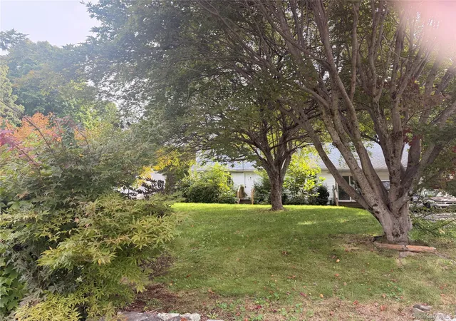 Photo 2 of Single family home for sale at 16 School St, Cortlandt, NY 10567 | MLS# 1065131 | Listing updated on 2026-10-23