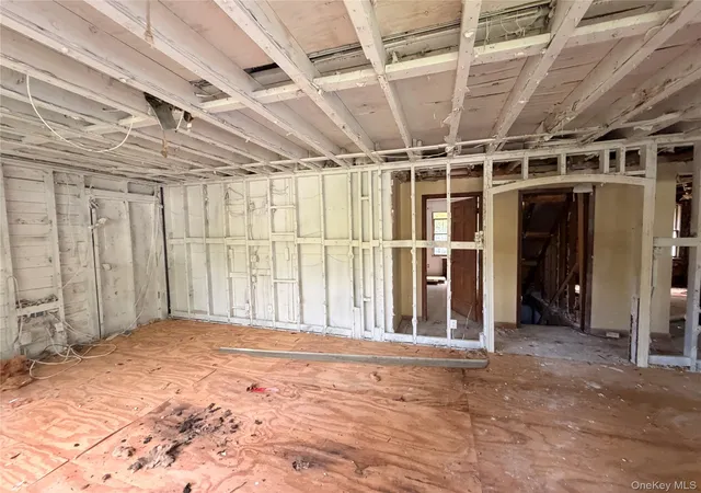 Photo 3 of Single family home for sale at 16 School St, Cortlandt, NY 10567 | MLS# 1065131 | Listing updated on 2026-10-23
