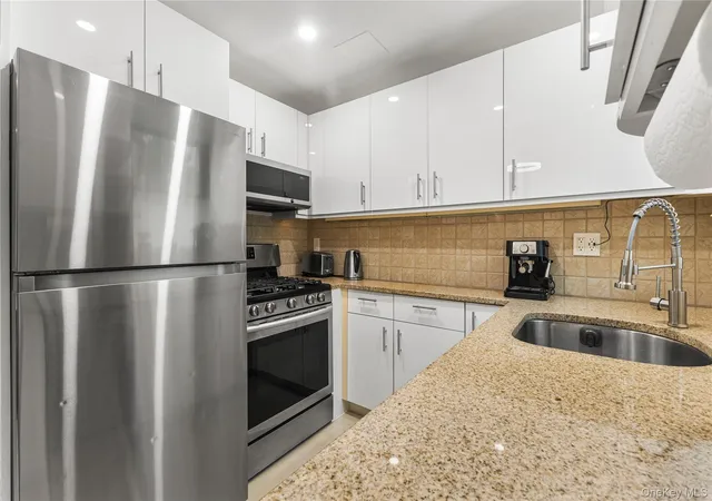 Photo 2 of House for sale at 171 Pearsall Dr #GLC, Mount Vernon, NY 10552 | MLS# 1065165 | Listing updated on 2026-10-28