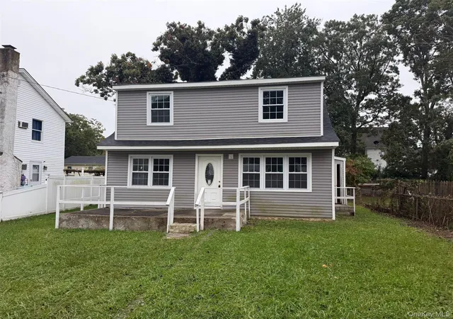 Single family home for sale at 8 Robinson Dr, Brookhaven, NY 11967 | MLS# 1065183