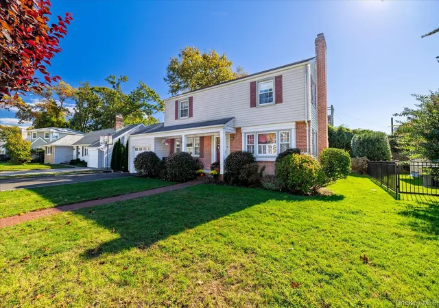 Photo 2 of Single family home for sale at 481 S Wood Rd, Hempstead, NY 11570 | MLS# 1065188 | Listing updated on 2026-10-28