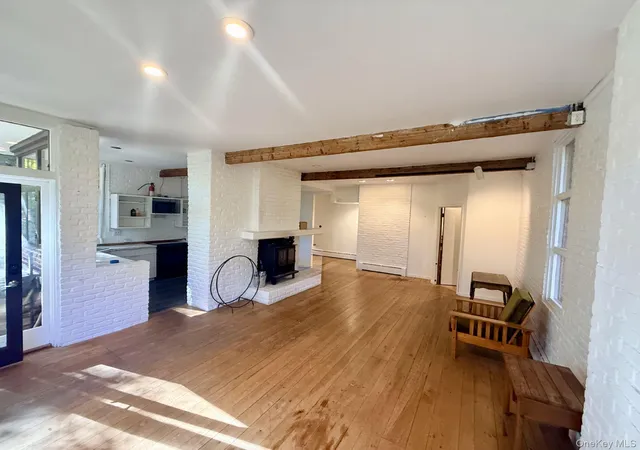 Photo 2 of Single family home for sale at 22 Elizabeth Pl, North Castle, NY 10504 | MLS# 1065214 | Listing updated on 2026-10-28