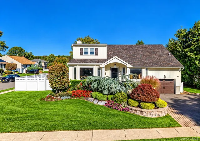 Photo 1 of Single family home for sale at 54 Richfield St, Oyster Bay, NY 11803 | MLS# 1065218 | Listing updated on 2026-10-25