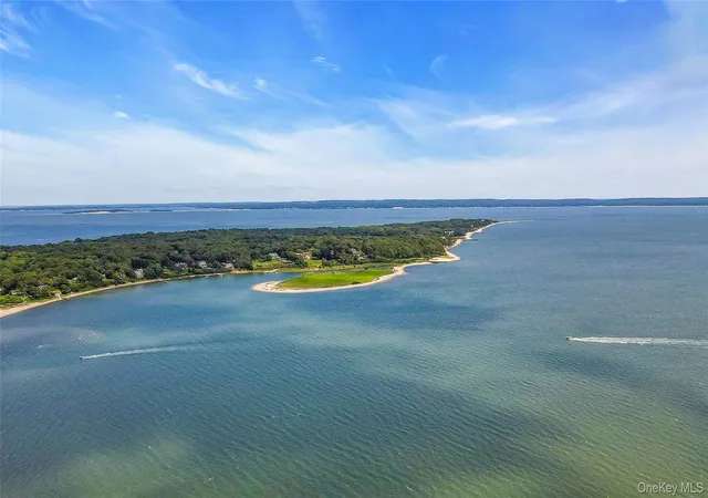Photo 1 of Single family home for sale at 5200 Pequash Ave, Southold, NY 11935 | MLS# 1065220 | Listing updated on 2026-10-29