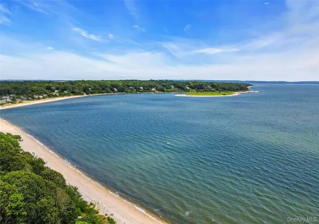 Photo 3 of Single family home for sale at 5200 Pequash Ave, Southold, NY 11935 | MLS# 1065220 | Listing updated on 2026-10-29