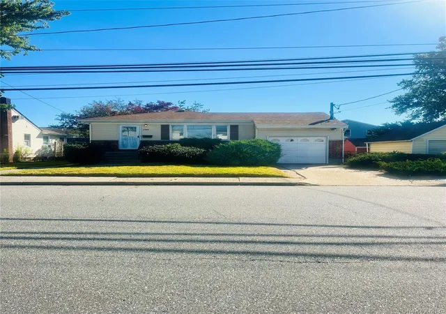 Single family home for sale at 2449 S Seamans Neck Rd, Hempstead, NY 11783 | MLS# 1065242
