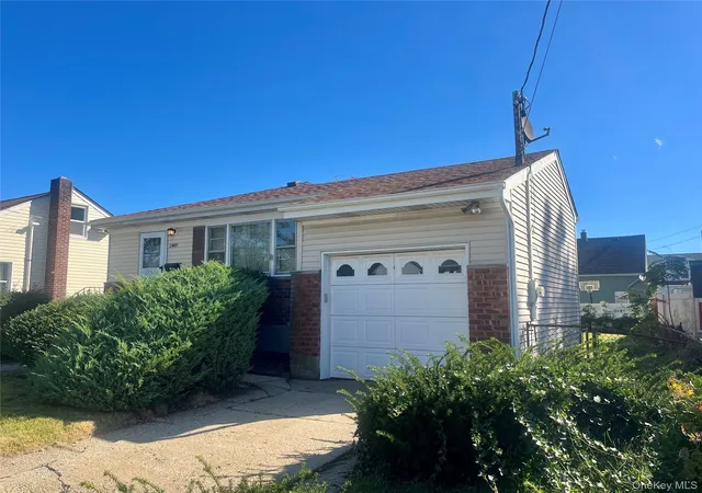 Photo 1 of Single family home for sale at 2449 S Seamans Neck Rd, Hempstead, NY 11783 | MLS# 1065242 | Listing updated on 2026-10-27