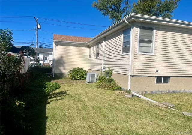 Photo 4 of Single family home for sale at 2449 S Seamans Neck Rd, Hempstead, NY 11783 | MLS# 1065242 | Listing updated on 2026-10-27