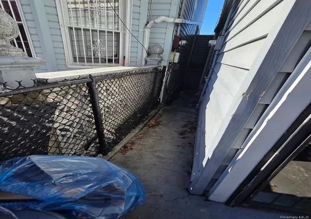 Photo 3 of Single family home for sale at 562 Hemlock St, New York, NY 11208 | MLS# 1065266 | Listing updated on 2026-10-22