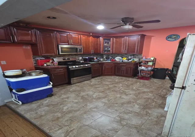 Photo 3 of Single family home for sale at 562 Hemlock St, New York, NY 11208 | MLS# 1065266 | Listing updated on 2026-10-22