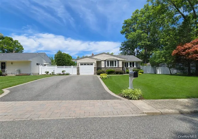 Photo 2 of Single family home for sale at 7 Talbot Ln, Smithtown, NY 11787 | MLS# 1065362 | Listing updated on 2026-10-25
