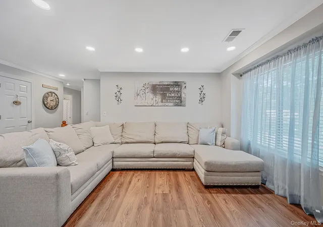 Photo 3 of Condo for sale at 855 Skyline Dr, Brookhaven, NY 11727 | MLS# 1065372 | Listing updated on 2026-10-25