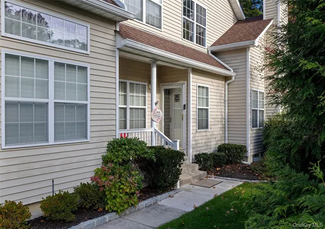 Photo 2 of Single family home for sale at 120 Kettles Ln, Brookhaven, NY 11763 | MLS# 1065388 | Listing updated on 2026-10-25