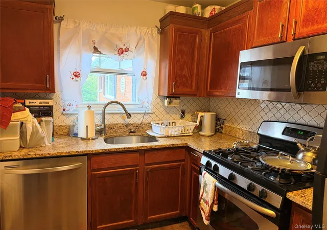 Photo 2 of Condo for sale at 1879 Crompond Rd #D8, Peekskill, NY 10566 | MLS# 1065400 | Listing updated on 2026-10-26