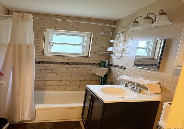 Photo 3 of House for sale at 1879 Crompond Rd #D8, Peekskill, NY 10566 | MLS# 1065400 | Listing updated on 2026-10-26