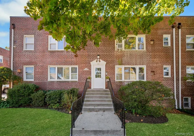 Photo 1 of Condo for sale at 156 Lincoln Ave #4L, Eastchester, NY 10709 | MLS# 1065408 | Listing updated on 2026-10-27