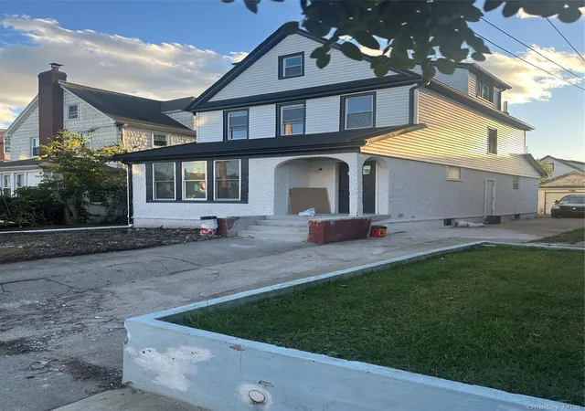 Photo 1 of Single family home for sale at 104 42 204 Street, New York, NY 11412 | MLS# 1065418 | Listing updated on 2026-10-27