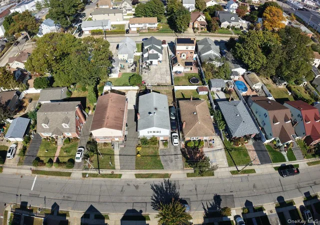 Photo 4 of Single family home for sale at 221 E Mineola Ave, Hempstead, NY 11580 | MLS# 1065420 | Listing updated on 2026-10-28