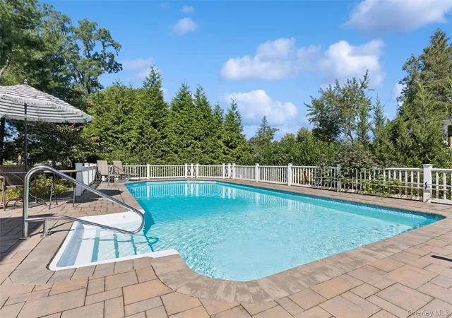 Photo 3 of Single family home for sale at 4 Briarcliff Pl, Huntington, NY 11743 | MLS# 1065430 | Listing updated on 2026-10-27