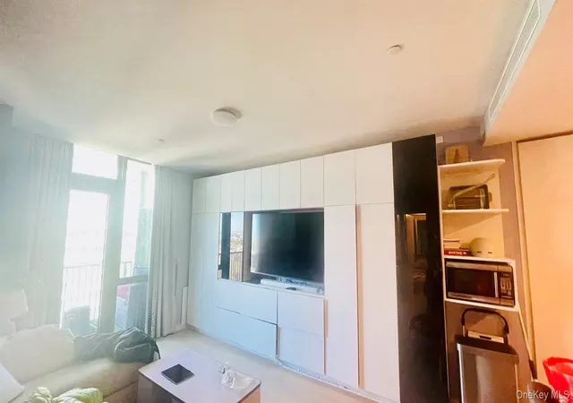 Photo 4 of Condo for sale at 131-02a 40th Road #15J, New York, NY 11354 | MLS# 1065453 | Listing updated on 2026-10-22