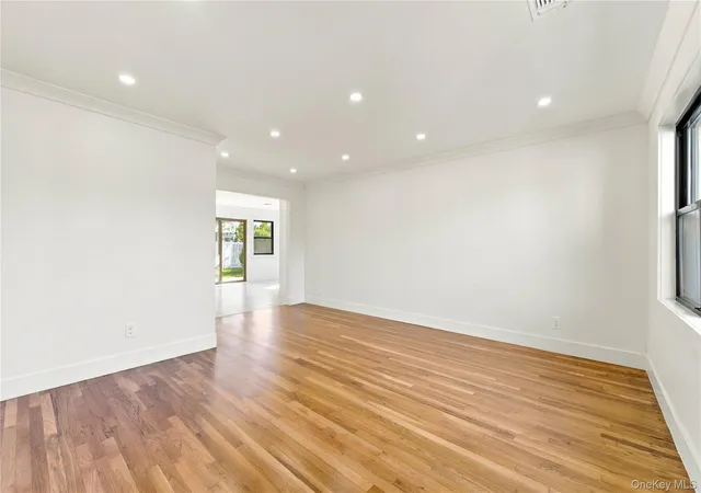 Photo 3 of Single family home for sale at 1954 Brk Park Dr, Hempstead, NY 11566 | MLS# 1065558 | Listing updated on 2026-10-25