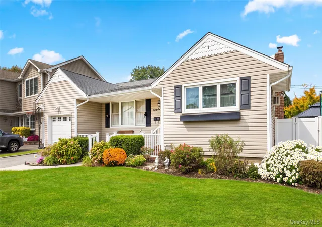 Photo 1 of Single family home for sale at 81 Berkshire Rd, Oyster Bay, NY 11714 | MLS# 1065592 | Listing updated on 2026-10-27