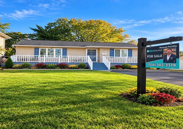 Photo 1 of Single family home for sale at 149 Little E Neck Rd S, Babylon, NY 11702 | MLS# 1065605 | Listing updated on 2026-10-29