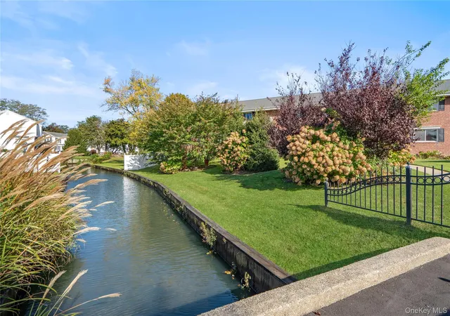 Photo 3 of House for sale at 200 Merrick Rd #X, Babylon, NY 11701 | MLS# 1065629 | Listing updated on 2026-10-28