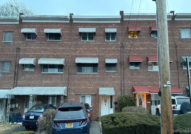 Photo 3 of Single family home for sale at 404 S 2nd Avenue, Mount Vernon, NY 10550 | MLS# 1065644 | Listing updated on 2026-10-23
