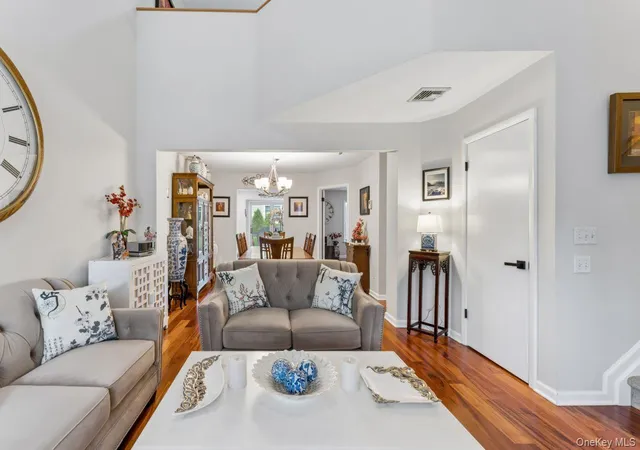 Photo 4 of Single family home for sale at 11 Oakmont Ln, Islip, NY 11706 | MLS# 1065652 | Listing updated on 2026-10-26