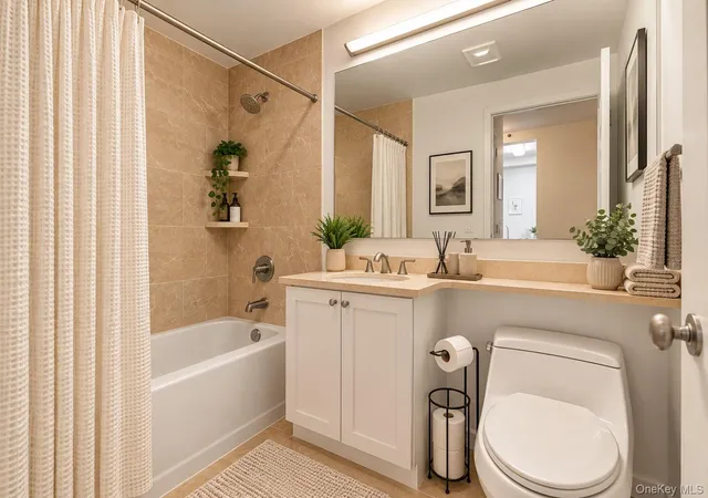 Photo 4 of Condo for sale at 1760 2nd Avenue #22E, New York, NY 10128 | MLS# 1065655 | Listing updated on 2026-10-25