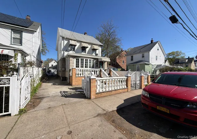 Photo 2 of Single family home for sale at 191-37 Murdock Ave, New York, NY 11412 | MLS# 1065670 | Listing updated on 2026-10-23