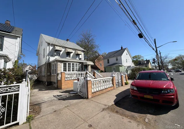 Photo 3 of Single family home for sale at 191-37 Murdock Ave, New York, NY 11412 | MLS# 1065670 | Listing updated on 2026-10-23
