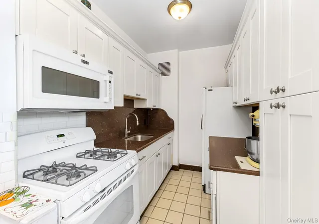 Photo 3 of House for sale at 69-11 Yellowstone Blvd #A41, New York, NY 11375 | MLS# 1065674 | Listing updated on 2026-10-23