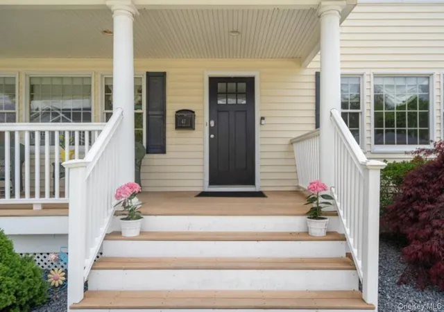 Photo 2 of Single family home for sale at 47 Syosset Cir, Oyster Bay, NY 11791 | MLS# 1065680 | Listing updated on 2026-10-27