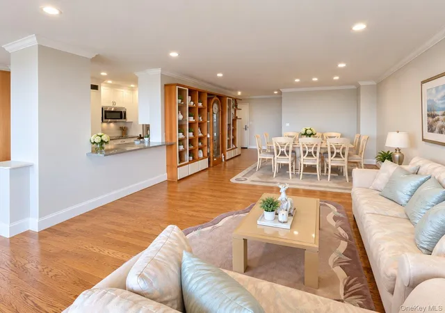 Photo 2 of House for sale at 27010 Grand Central Pkwy #33G, New York, NY 11005 | MLS# 1065719 | Listing updated on 2026-10-23