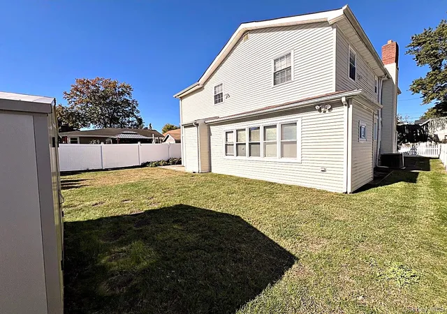 Photo 3 of Single family home for sale at 4 Brooks Ave, Hempstead, NY 11575 | MLS# 1065743 | Listing updated on 2026-10-23