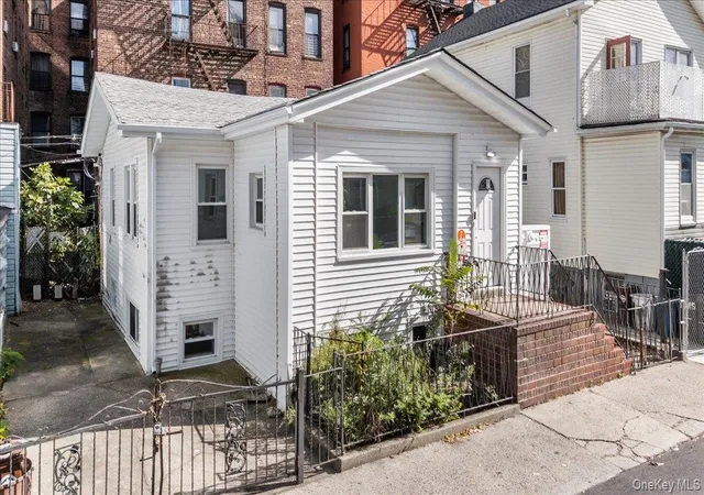 Photo 1 of House for sale at 3041 Brighton 8th St, New York, NY 11235 | MLS# 1065745 | Listing updated on 2026-10-29
