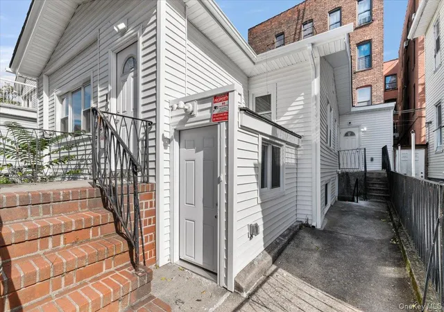 Photo 4 of House for sale at 3041 Brighton 8th St, New York, NY 11235 | MLS# 1065745 | Listing updated on 2026-10-29