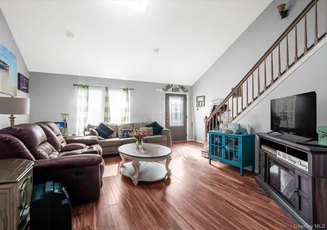 Photo 4 of Single family home for sale at 9 Lombardy Dr, Brookhaven, NY 11967 | MLS# 1065765 | Listing updated on 2026-10-29