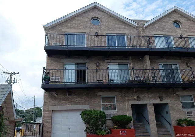 Condo for sale at 17 Pennyfield Ave #17-3, New York, NY 10465 | MLS# 1065788
